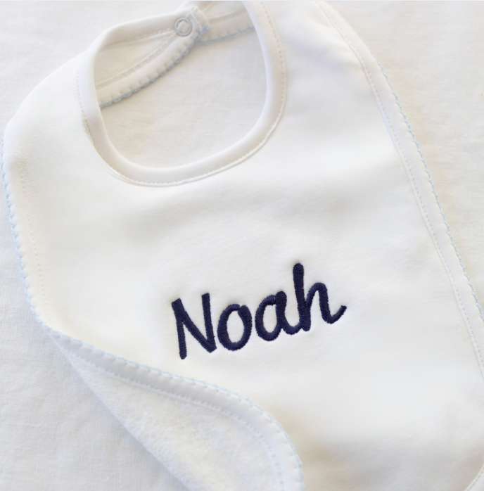 Monogrammed bib with name Noah