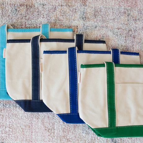 Medium Tote in Black details 2