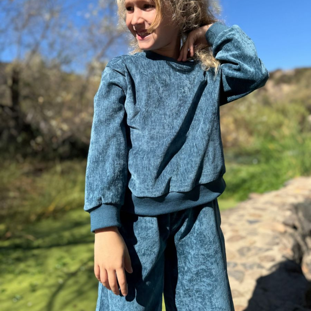 Maeve Sweatshirt in Teal Velour